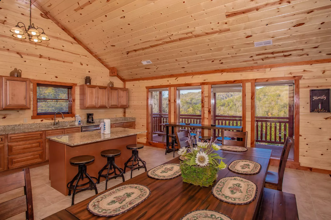 Mountain Majesty Cabin Kitchen